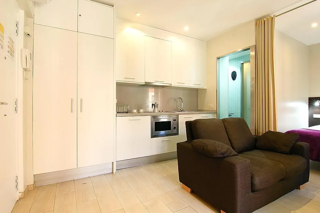 Classbedroom Barcelona Beach Apartments