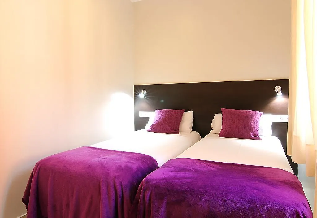 Classbedroom Barcelona Beach Apartments