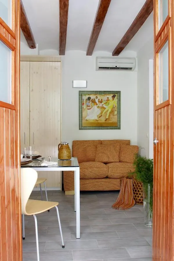 Classbedroom Barcelona Beach Apartments