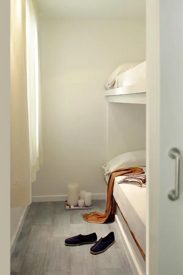 Classbedroom Barcelona Beach Apartments